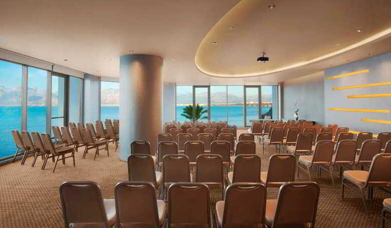 Akra Hotel