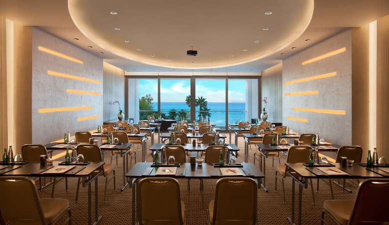 Akra Hotel