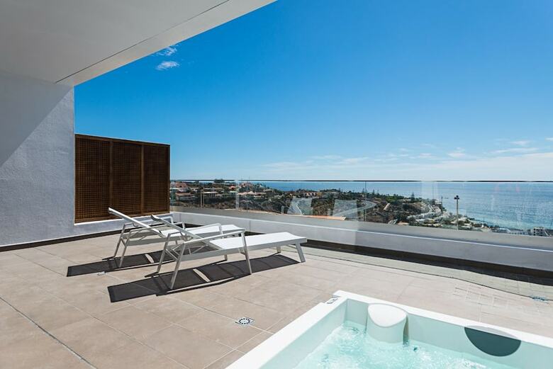 Altos De La Gloria Beach Apartments