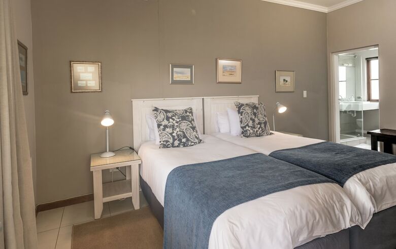 Hostal Cornerstone Guesthouse