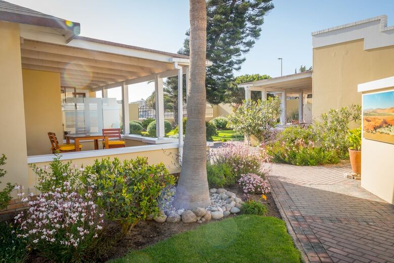 Hostal Cornerstone Guesthouse