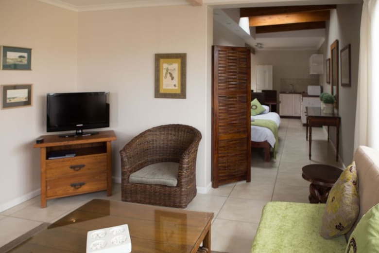 Hostal Cornerstone Guesthouse