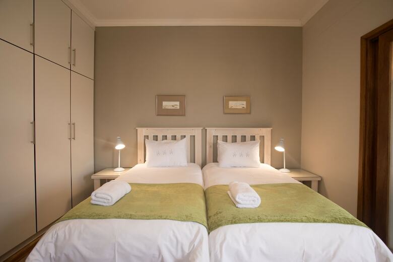 Hostal Cornerstone Guesthouse