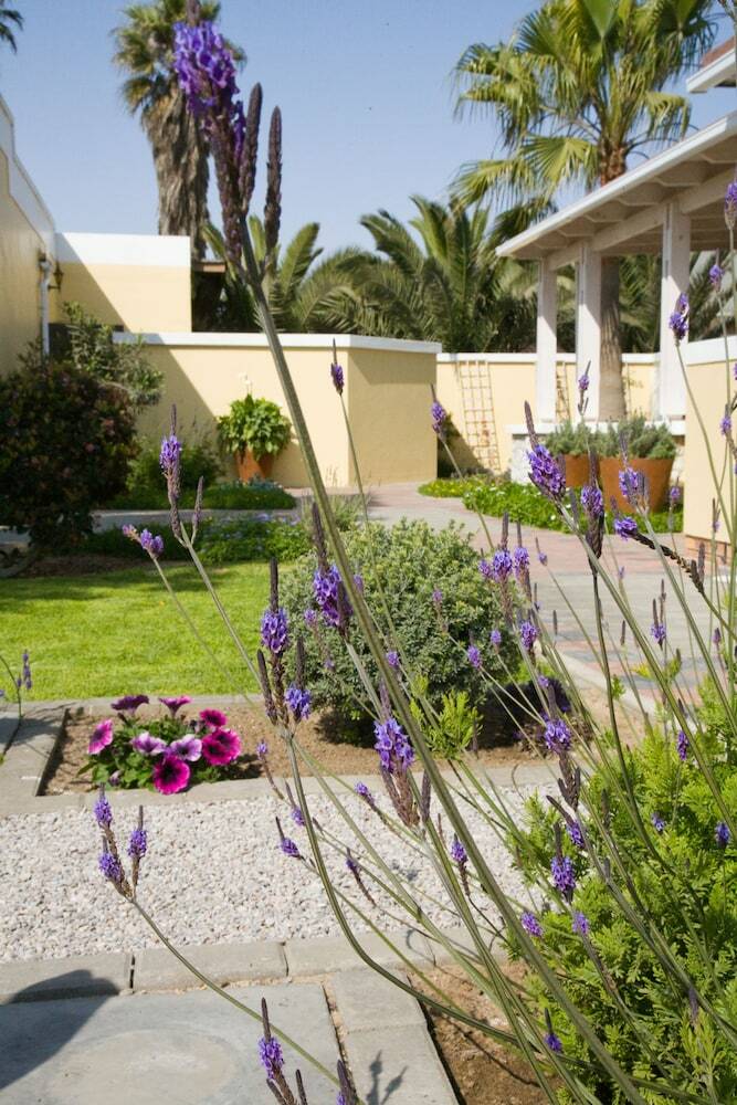Hostal Cornerstone Guesthouse