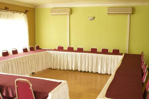 Olive Gardens Hotel