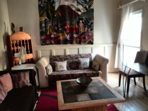 Hostal Swiss Cottage Guest House