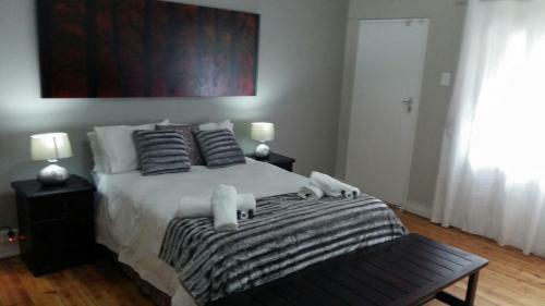 Hostal 44 On Ennis Guest Lodge And Restaurant