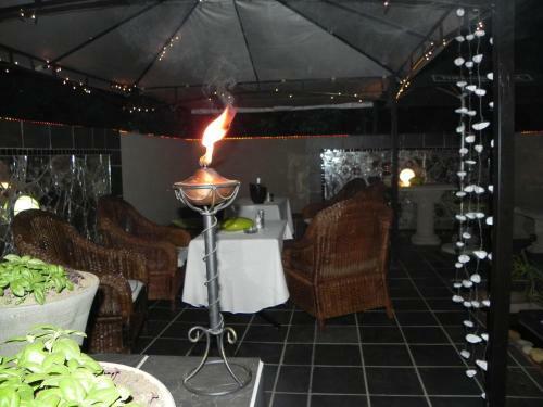 Hostal 44 On Ennis Guest Lodge And Restaurant