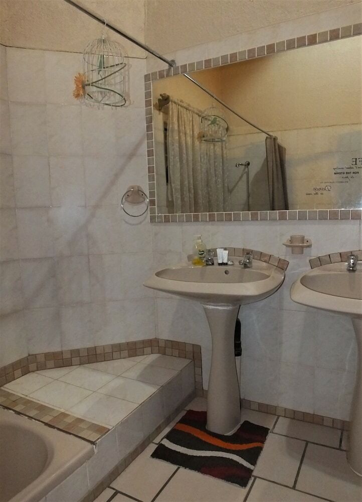 Hostal Tatenda Guest House