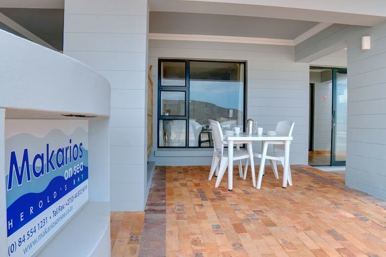 Apartamentos Makarios On Sea