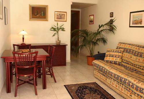 Hotel Blue Roses