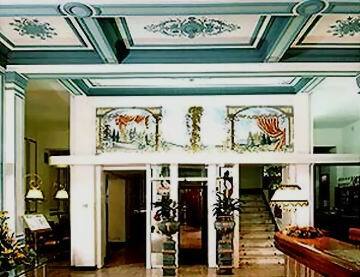 Hotel Columbia