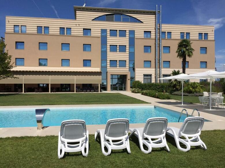Hotel Omnia