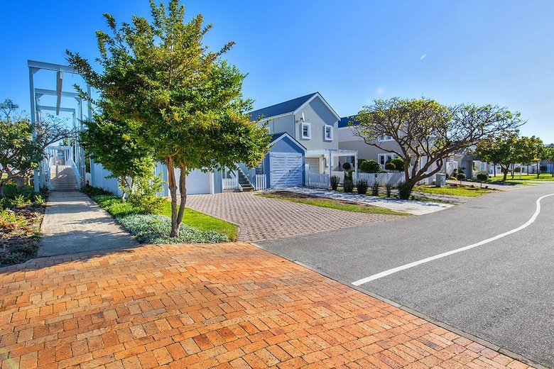 Thesen Island Holiday House