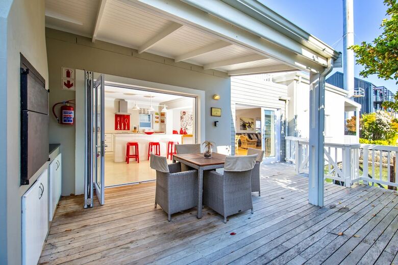 Thesen Island Holiday House