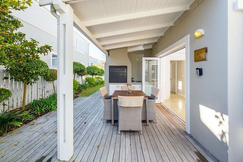 Thesen Island Holiday House