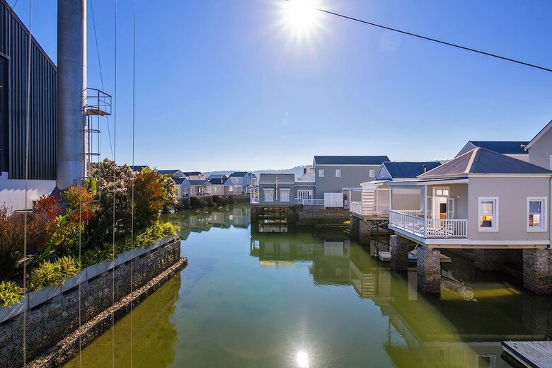 Thesen Island Holiday House