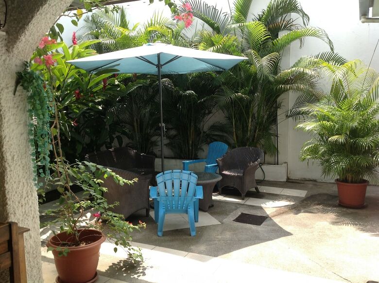 Hostal Villa64