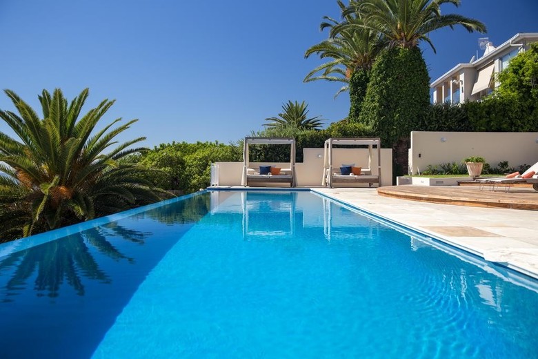 Compass House Boutique Hotel