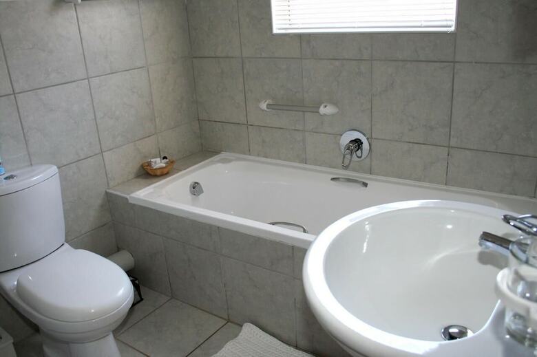 Hostal Komati Guesthouse
