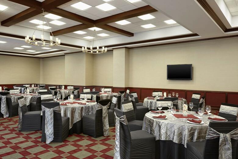 Hotel Four Points By Sheraton Calgary Airport