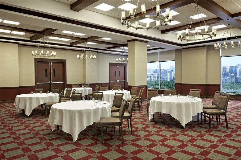 Hotel Four Points By Sheraton Calgary Airport