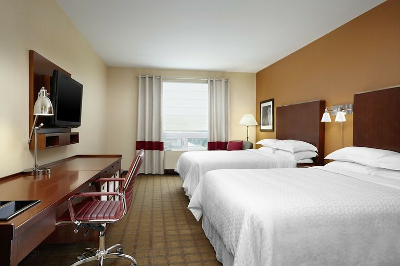 Hotel Four Points By Sheraton Calgary Airport