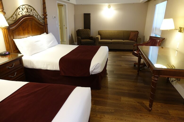 Chateau Louis Hotel & Conference Centre