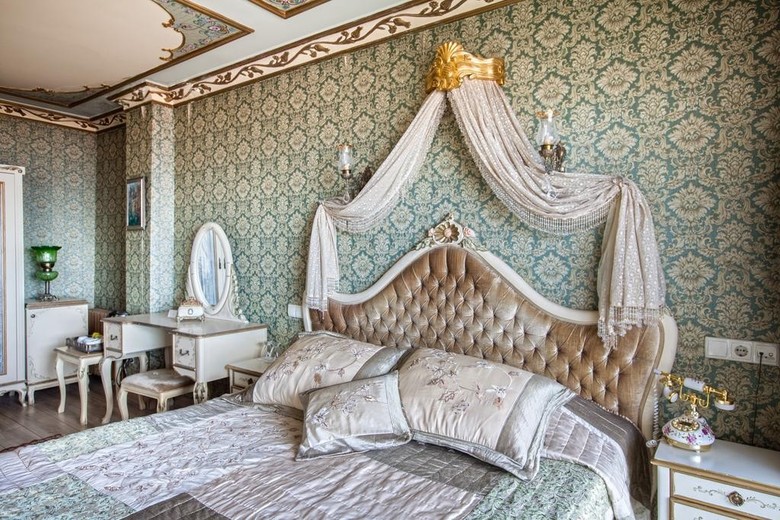 Romantic Hotel
