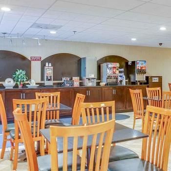 Hotel Alexis Inn & Suites