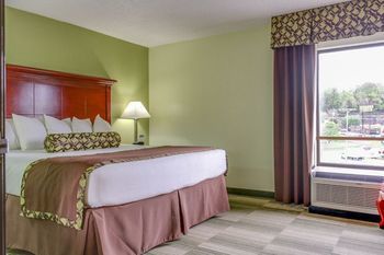 Hotel Alexis Inn & Suites