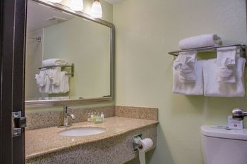 Hotel Alexis Inn & Suites