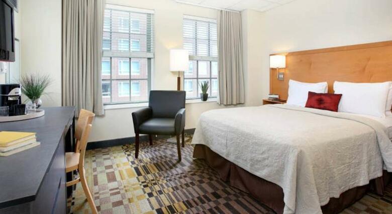 Hotel 140