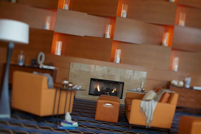 Hotel Renaissance Boston Waterfront