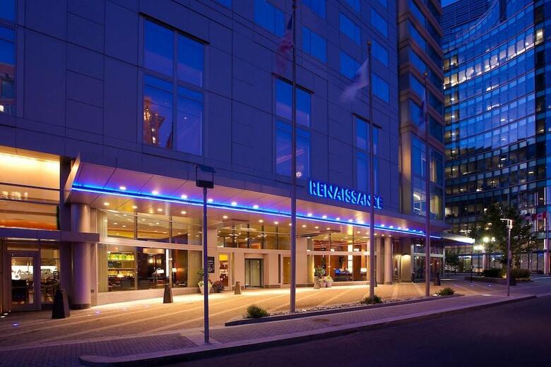 Hotel Renaissance Boston Waterfront