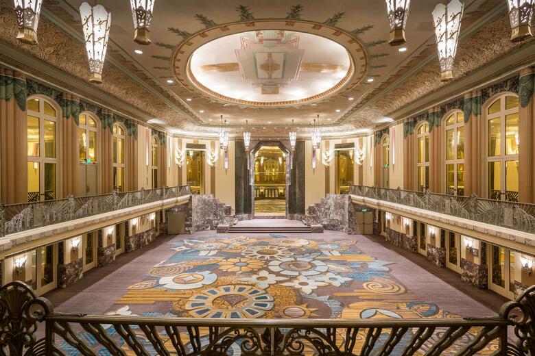 Hotel Hilton Netherland Plaza
