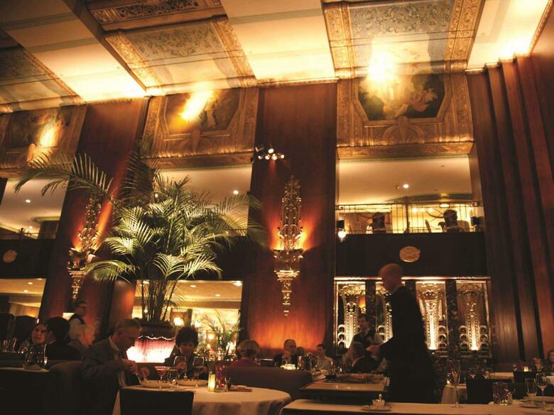 Hotel Hilton Netherland Plaza