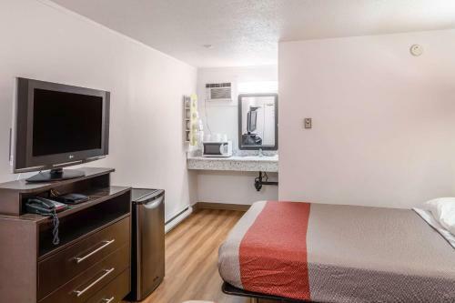 Skyline Motel