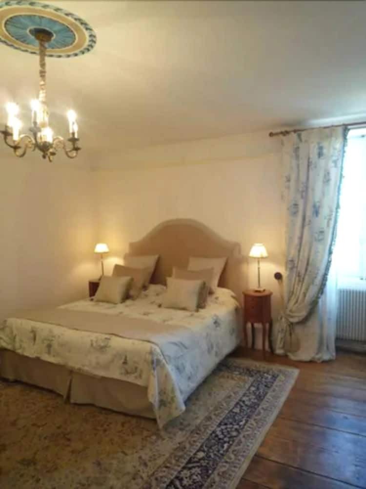 Hotel Chateau De Lantic