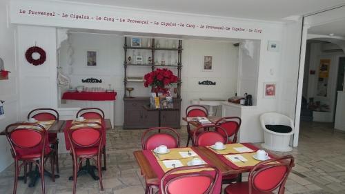 P'tit Dej-hotel Martigues Le 5