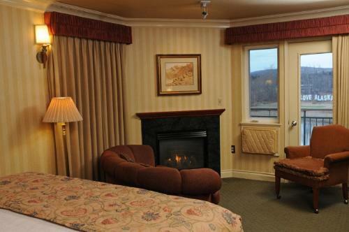 Pike's Waterfront Lodge