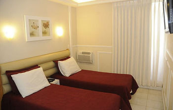 Hotel Village Icara�