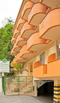 Hotel Village Icara�