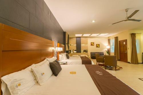Hotel Ecce Inn