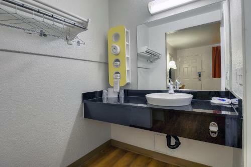 Motel 6 Chino - Los Angeles Area
