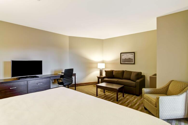 Hotel London Airport Inn & Suites