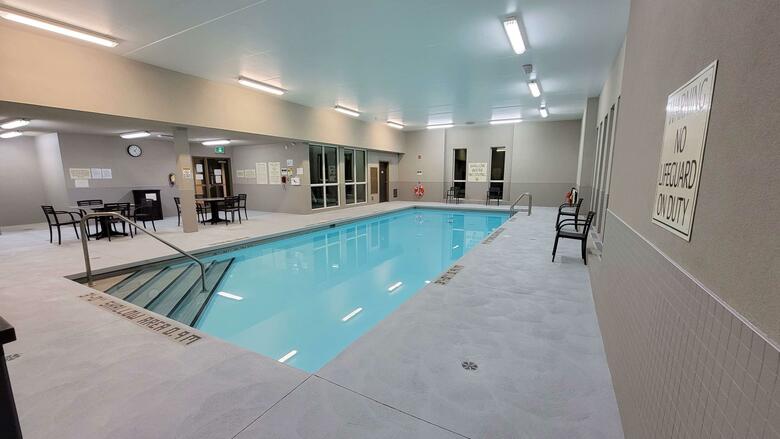Hotel London Airport Inn & Suites