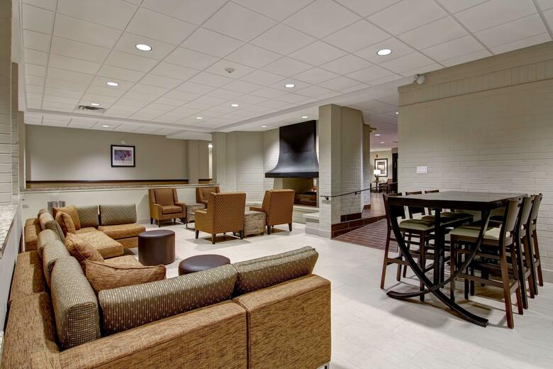 Hotel London Airport Inn & Suites