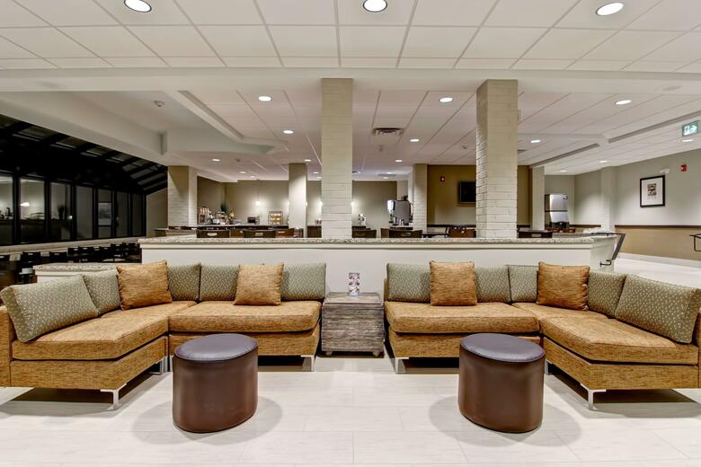 Hotel London Airport Inn & Suites