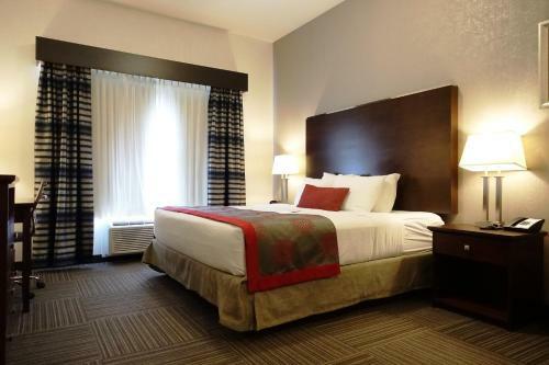 Hotel Ramada By Wyndham Moose Jaw